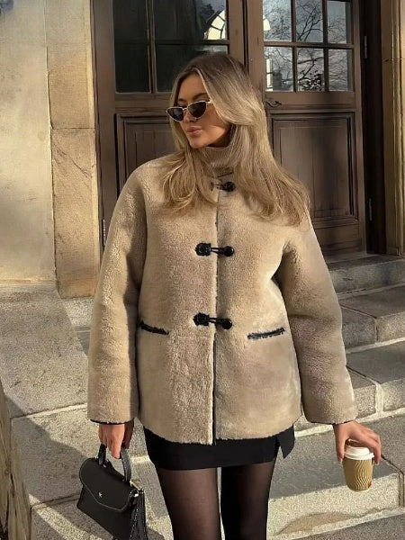 TRAFZA Female New Fashion Jacket Solid O-Neck Long Sleeve Pockets Single Breasted Outerwear Winter Warm Coats Woman 2023 Trendy